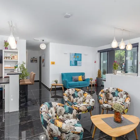 Apartment Gorgeous In Pula
